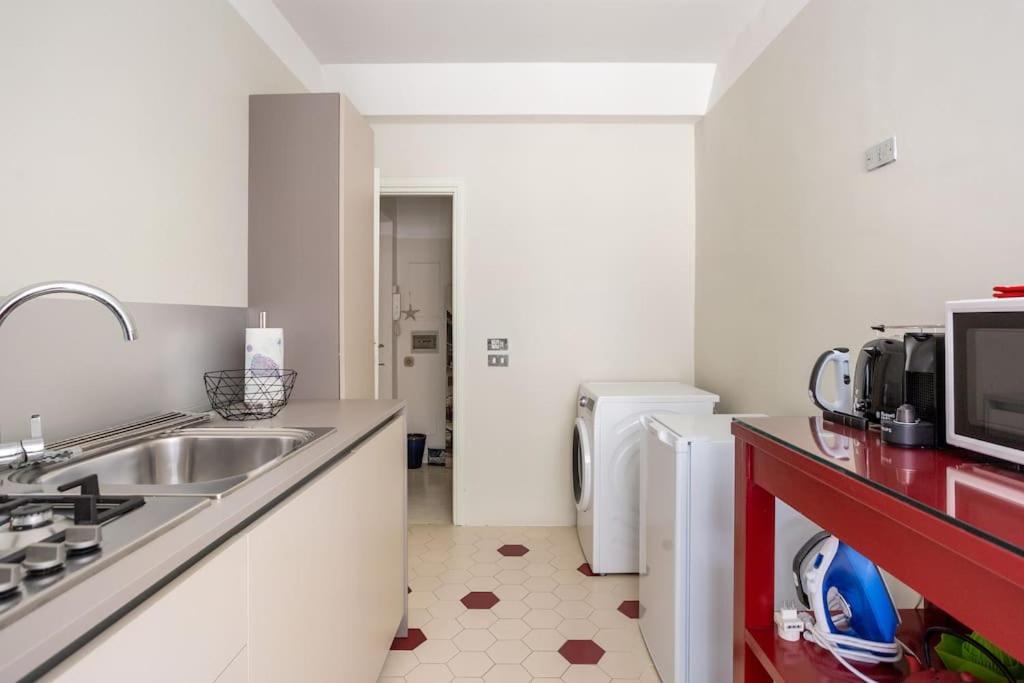 Best Authentic Apartment Monti 5 Mins From Colosseum المظهر الخارجي الصورة